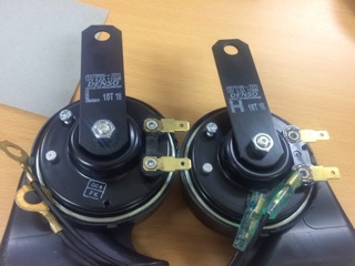 Cặp còi đĩa denso 12v
