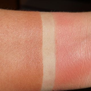 Phấn má Colourpop Pressed Powder màu Currently