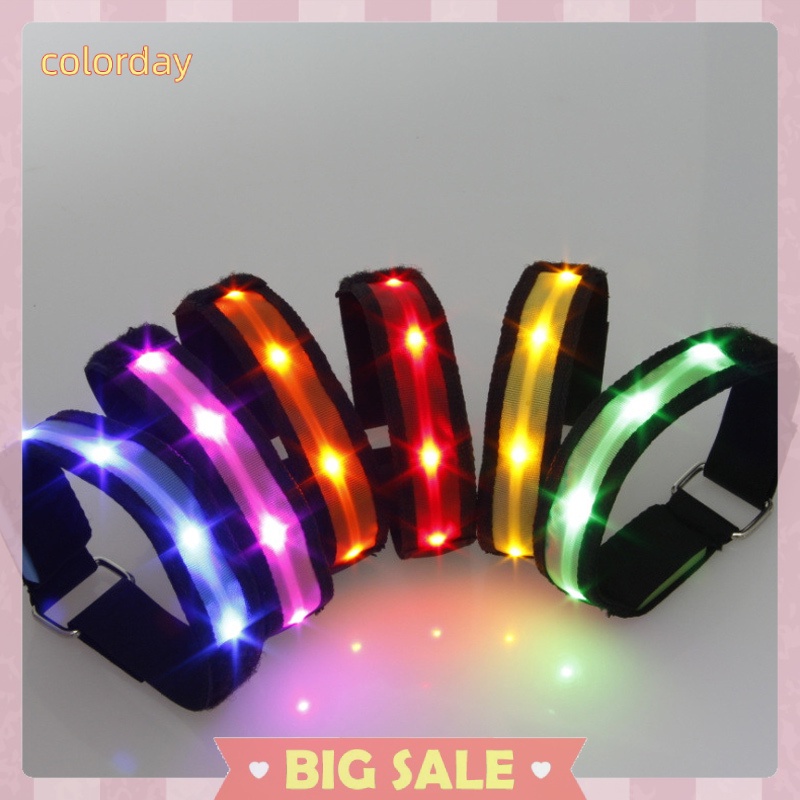 Vòng đeo tay có đèn LED phát sáng