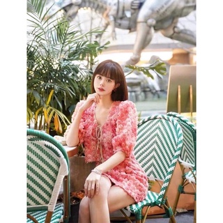 Set áo + chân váy hoa hồng in nổi