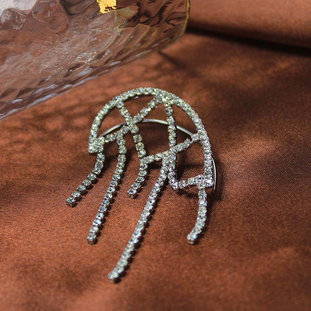 Khuyên Tai Kim Loại Dạng Kẹp Vành Tai Tua Rua Nhiều Màu Phong Cách Hàn Quốc Cho Nữ