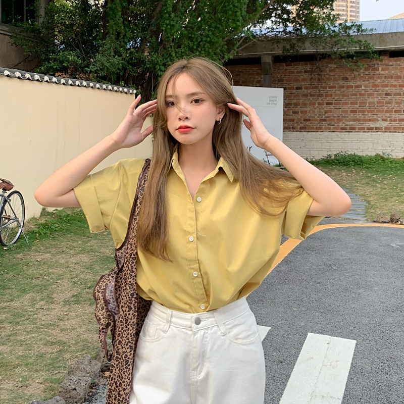 Beautiful classic solid color women's short-sleeved shirt