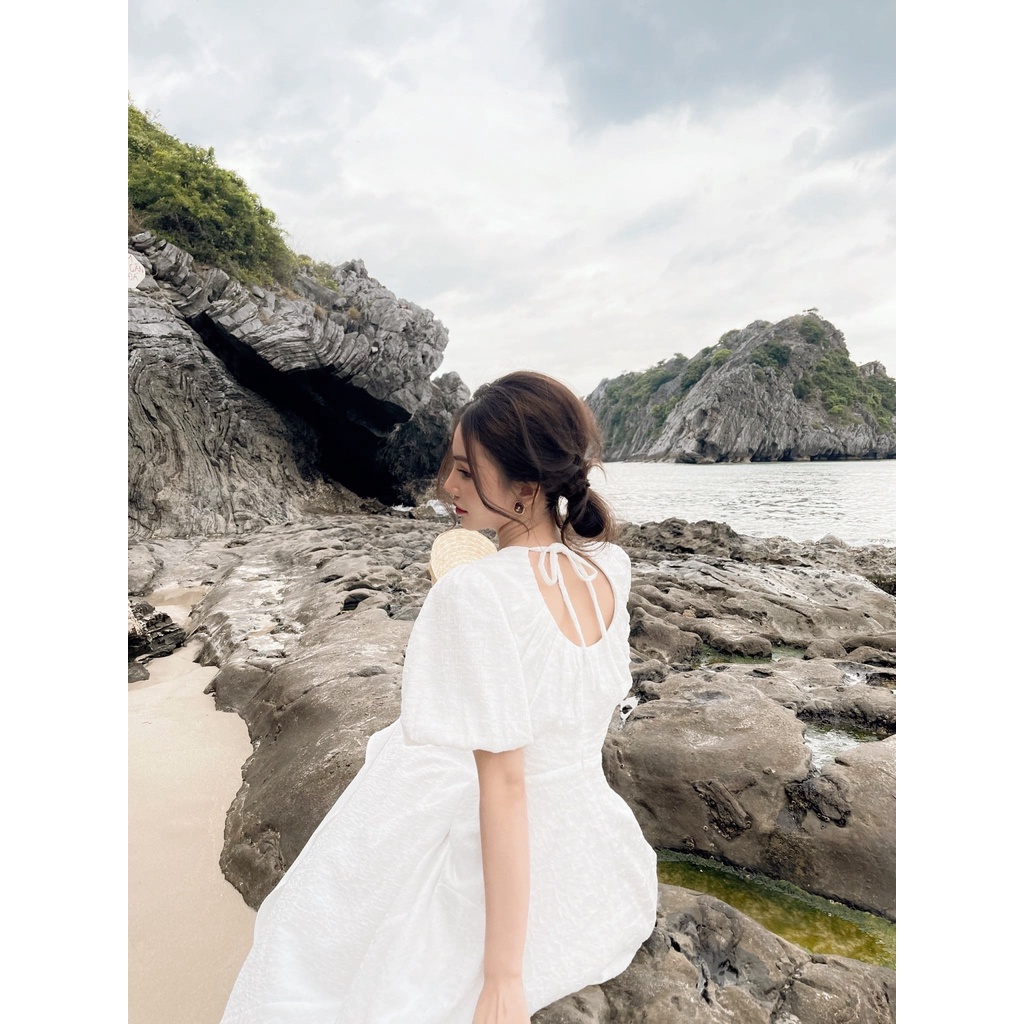 Váy cổ tròn tay bồng nơ lưng TIINSTORE VHN526