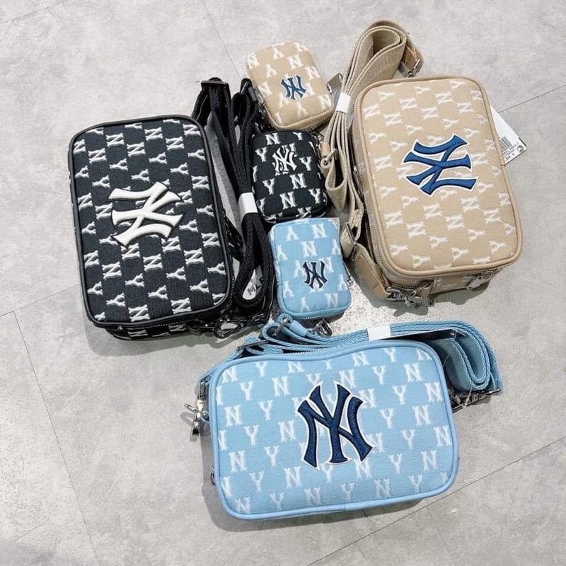 Túi đeo chéo MLB Monogram Crayon New York Yankees 32BGDR111-50N