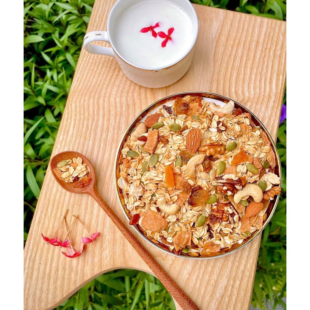 Ngũ cốc ăn kiêng Granola Bếp xíu xiu, Giảm cân, Hỗ trợ bổ sung vitamim 250g