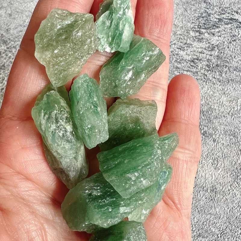 Đá thô Lepidolite Mica crystal màu xanh ánh lấp lánh sưu tầm, handmade, reiki, thanh tẩy thiền định