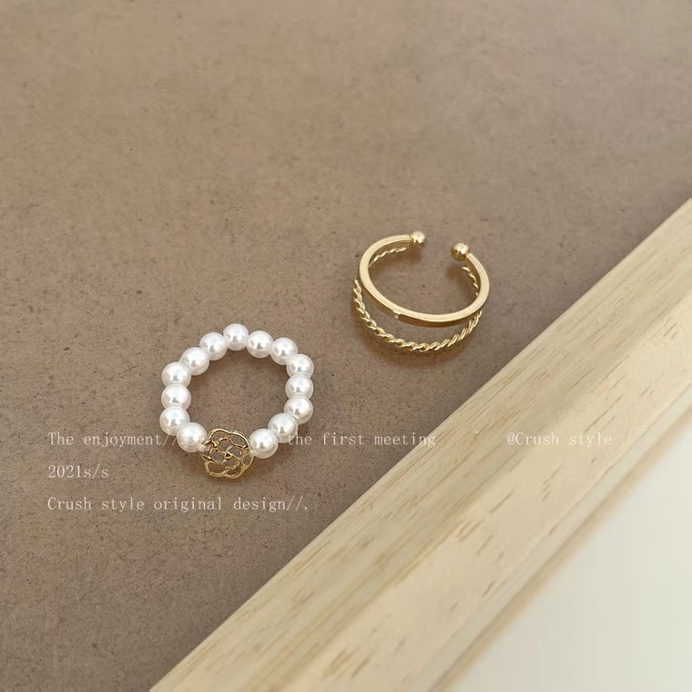 Bộ 2 Nhẫn Đeo Tay Đính Ngọc Trai Và Hoa Trà Xinh Xắn Cho Nữ