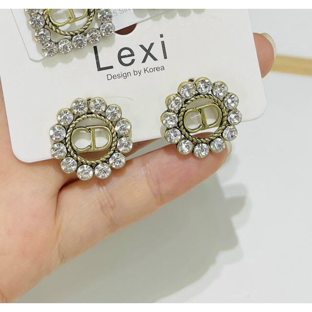 (Nhiều mẫu )Hoa tai C.D thương hiệu