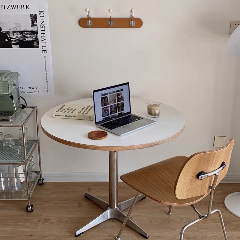 Bàn tròn Eames viền gỗ cao cấp - Bắc Âu