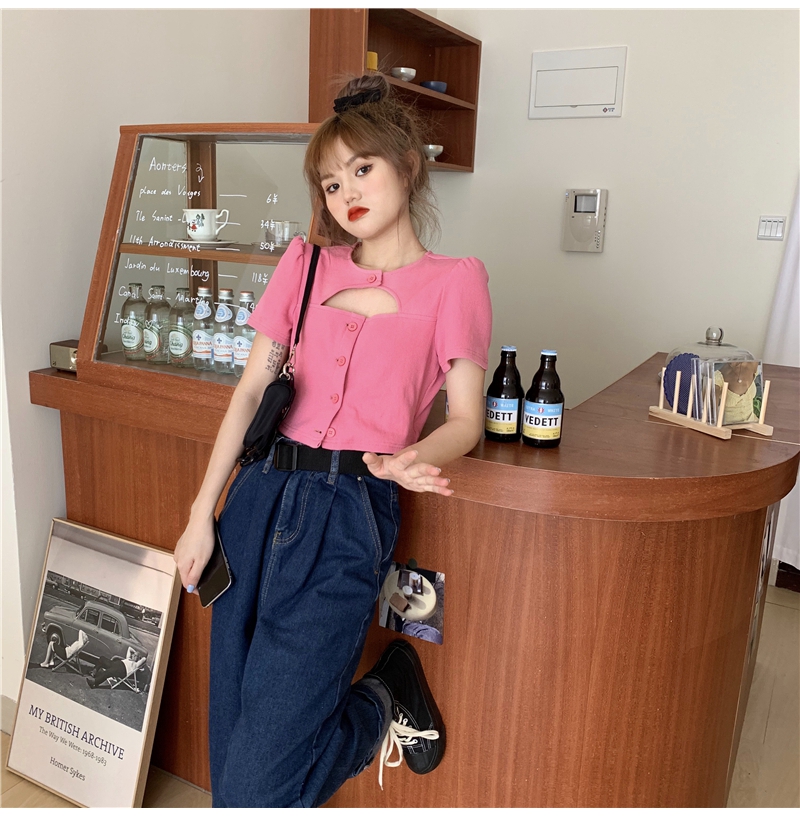 Áo croptop màu hồng trơn phong cách Hàn Quốc