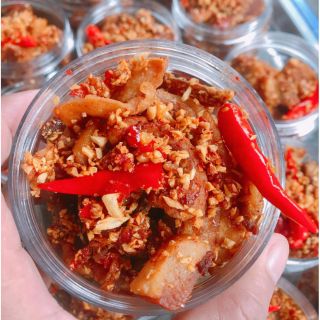 Tóp Mỡ Cháy Tỏi Ớt Anh Da Đen