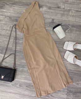 ĐẦM NUDE LỆCH VAI XẺ TÀ (KÈM HÌNH THẬT)
