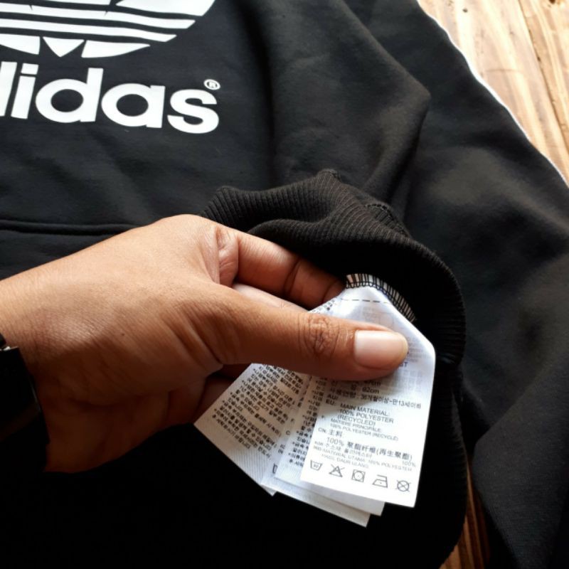 Áo Hoodie Màu Đen Phong Cách Cổ Điển | BigBuy360 - bigbuy360.vn