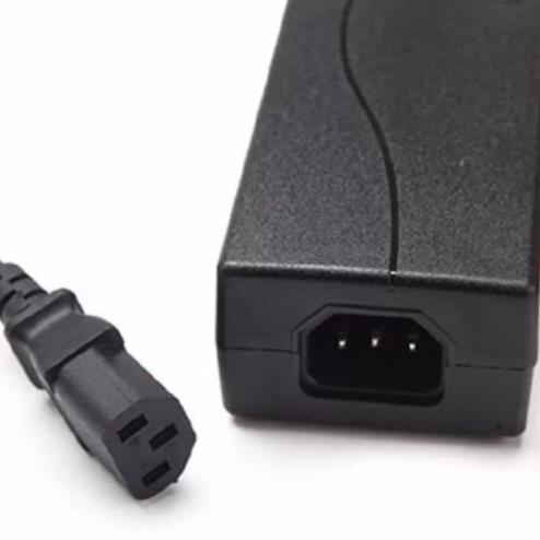 Bộ chuyển nguồn điện từ 220V sang 12V tiện lợi