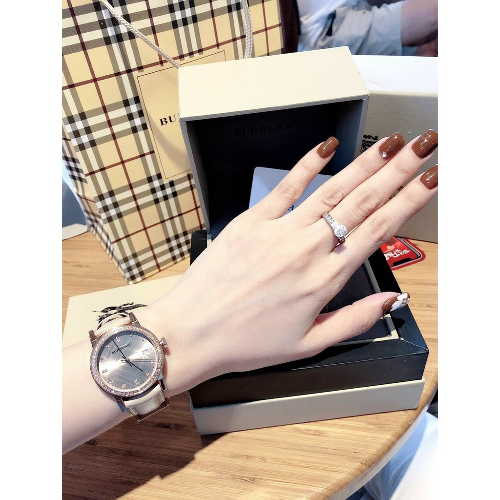 Đồng hồ nữ Burberry dây da cao cấp, viền đính đá, tặng box thẻ bảo hành 12 tháng - Đồng hồ BBR (burbery) MTP-STORE MTP-S | BigBuy360 - bigbuy360.vn