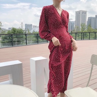 Váy maxi đỏ chấm bi