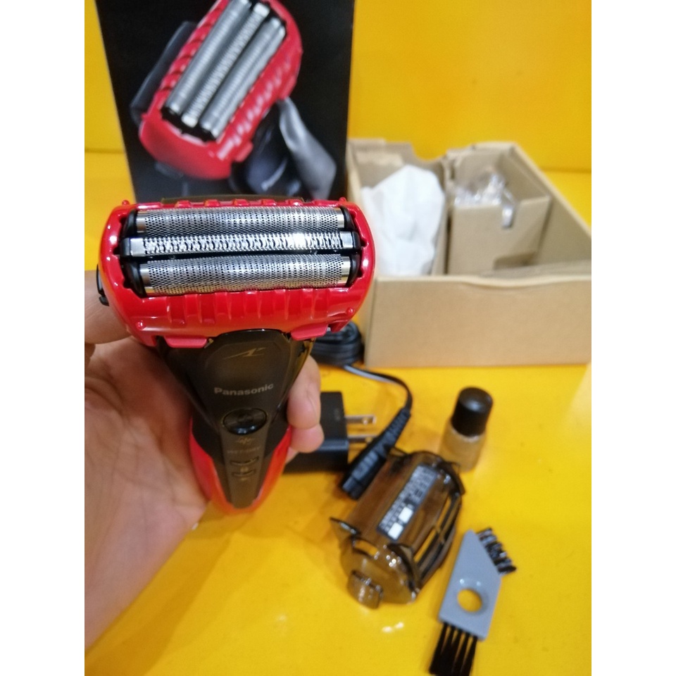 Máy cạo râu nội địa Nhật Panasonic ES-ST2R (mã 64)