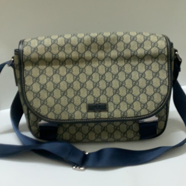 Túi đeo chéo nam hàng supper hiệu GC