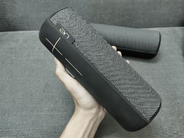 Loa di động ue megaboom