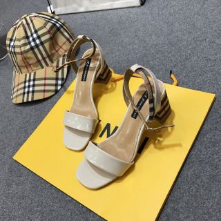 Xăng đan gót trụ 7cm