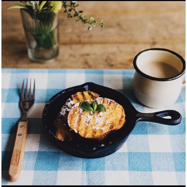 Chảo gang Coleman Skillet Brand Book #4