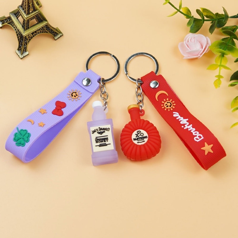 Móc khoá hình chai rựu nhiều loại dùng treo Balô , móc khoá