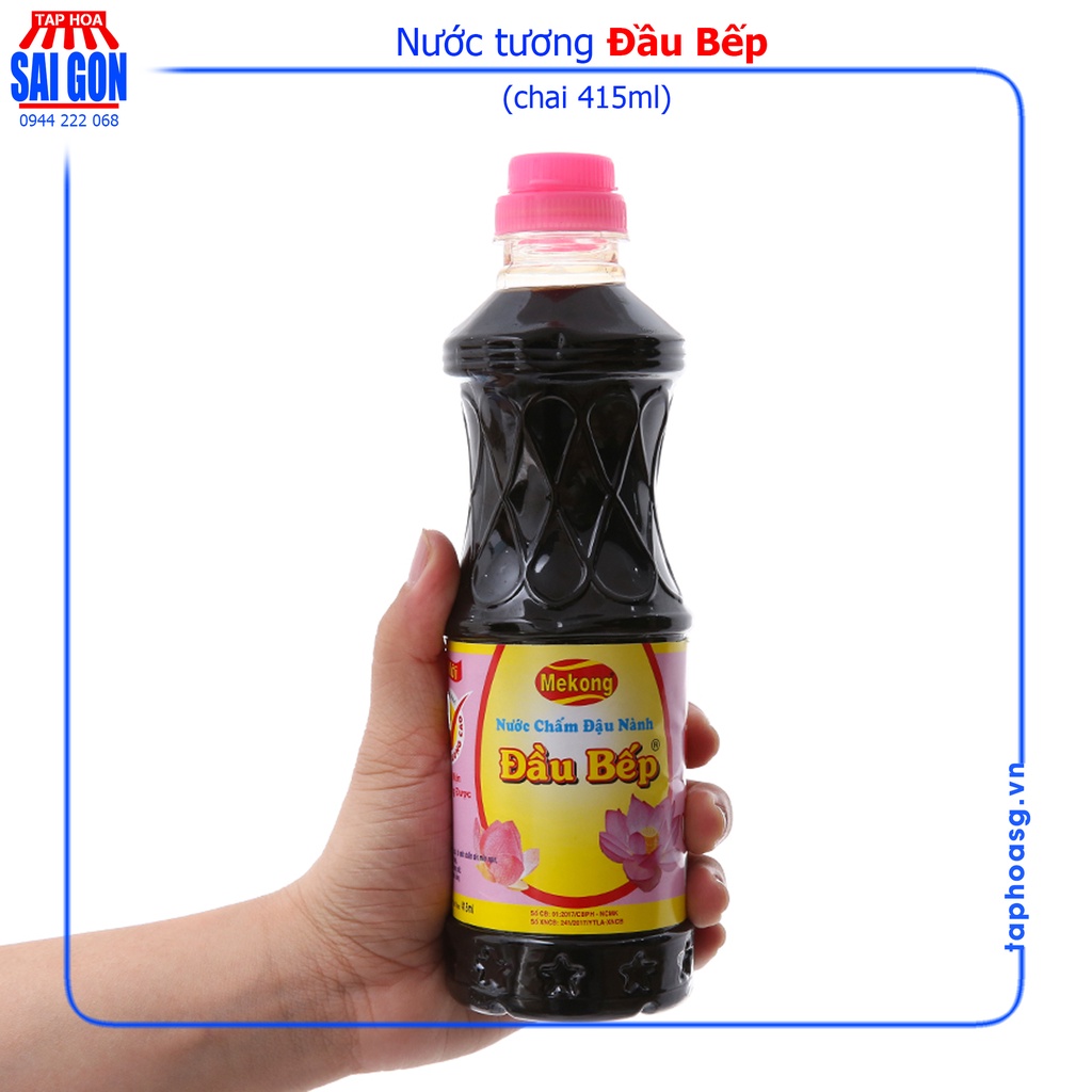 Nước Tương Đầu Bếp Sen Hồng Chai 415ml mang đậm hương vị truyền thống cho các món chấm và nêm cho các bà nội trợ Việt