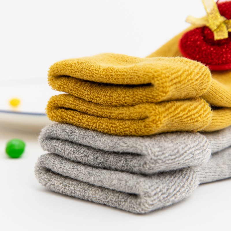 Vớ giữ ấm hình ông già noel dễ thương cho bé 0-3 tuổi