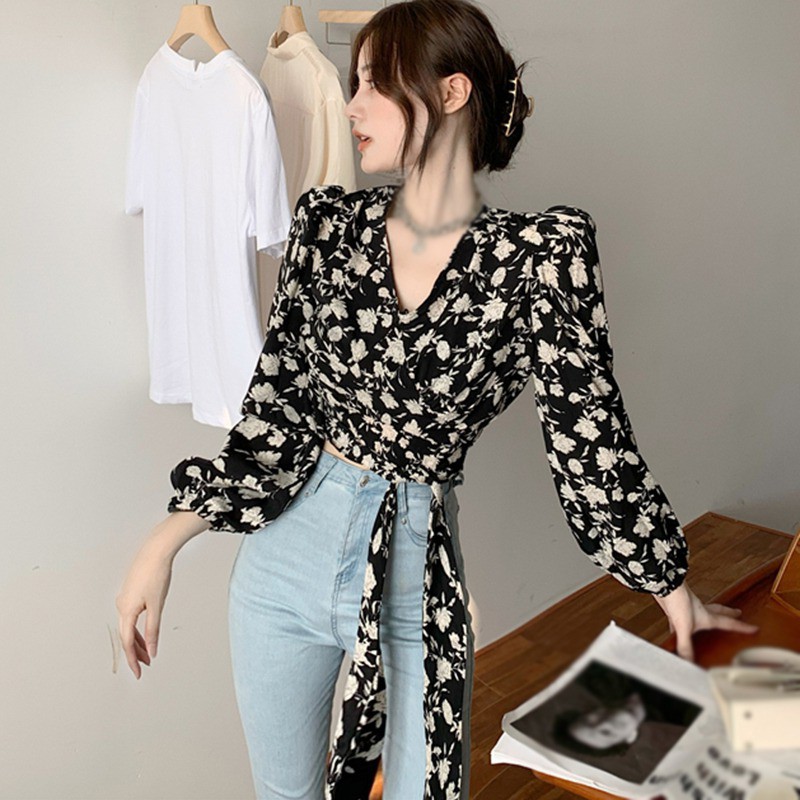 Áo Croptop Tay Dài Phối Dây Cột Hoa Thiết Kế Cổ V Gợi Cảm Cho Nữ