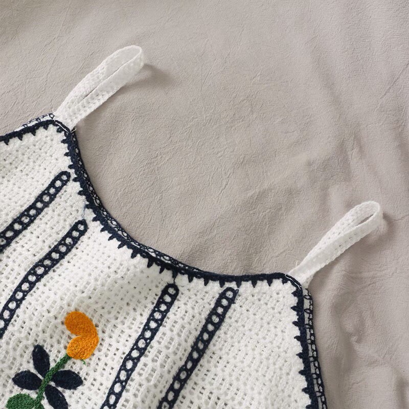 Áo 2s - 2 dây len thêu hoa viền