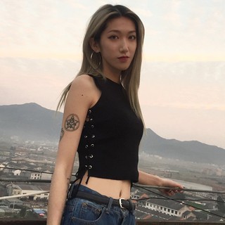 Áo croptop đan dây bên sườn