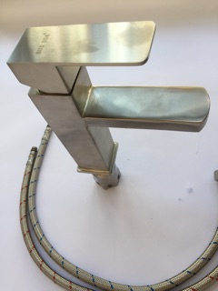 Vòi lavabo vuông inox304