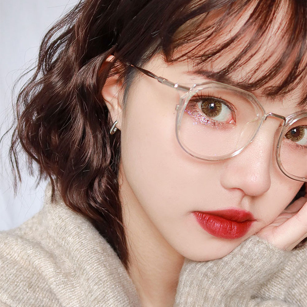 Khuyên Tai Nữ Trang Dáng Tròn Tạo Hình Độc Đáo