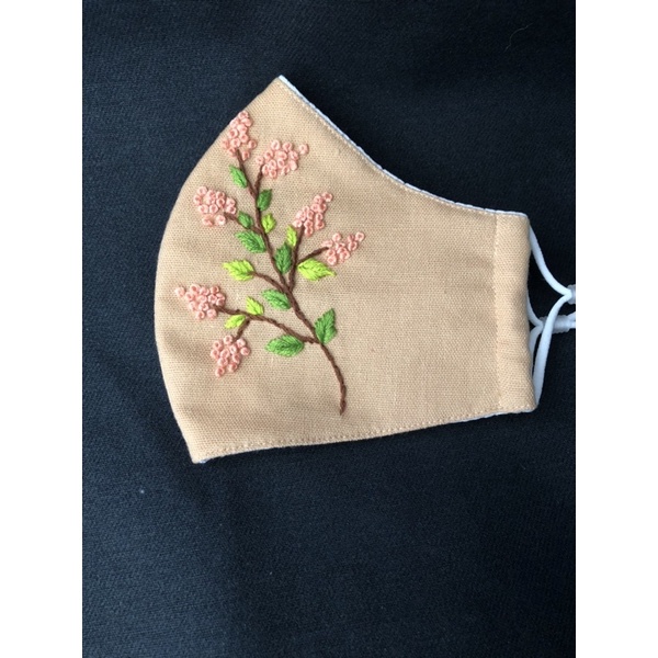 Khẩu trang thêu handmade