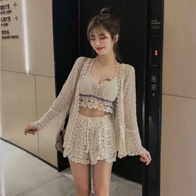 Set 3 món - áo bra đan móc rua quả bông + quần xẻ vạt - choàng ren hạt gạo tay loe