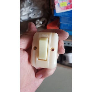 Công tắc nổi