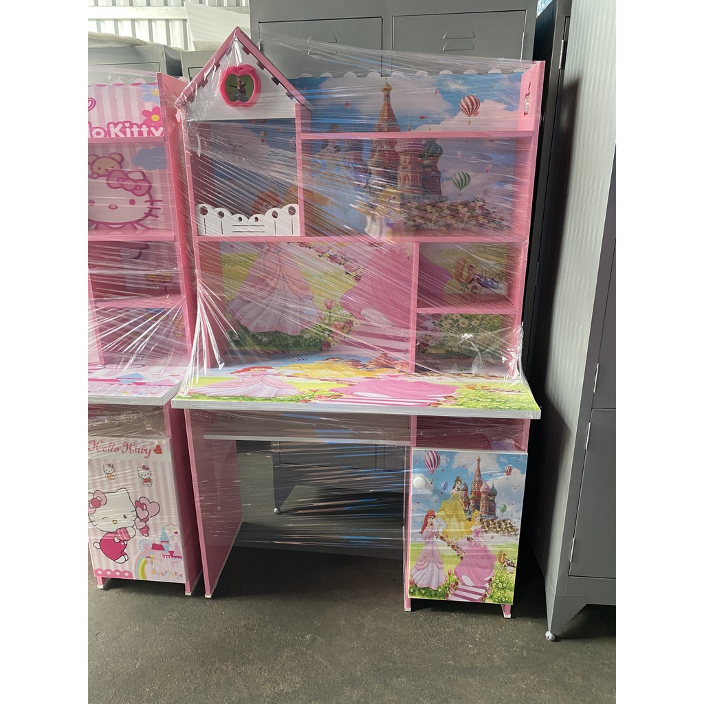 Bàn học sinh nhựa Đài Loan 3D kèm ghế ngồi rộng 1m kitty siêu đẹp | BigBuy360 - bigbuy360.vn