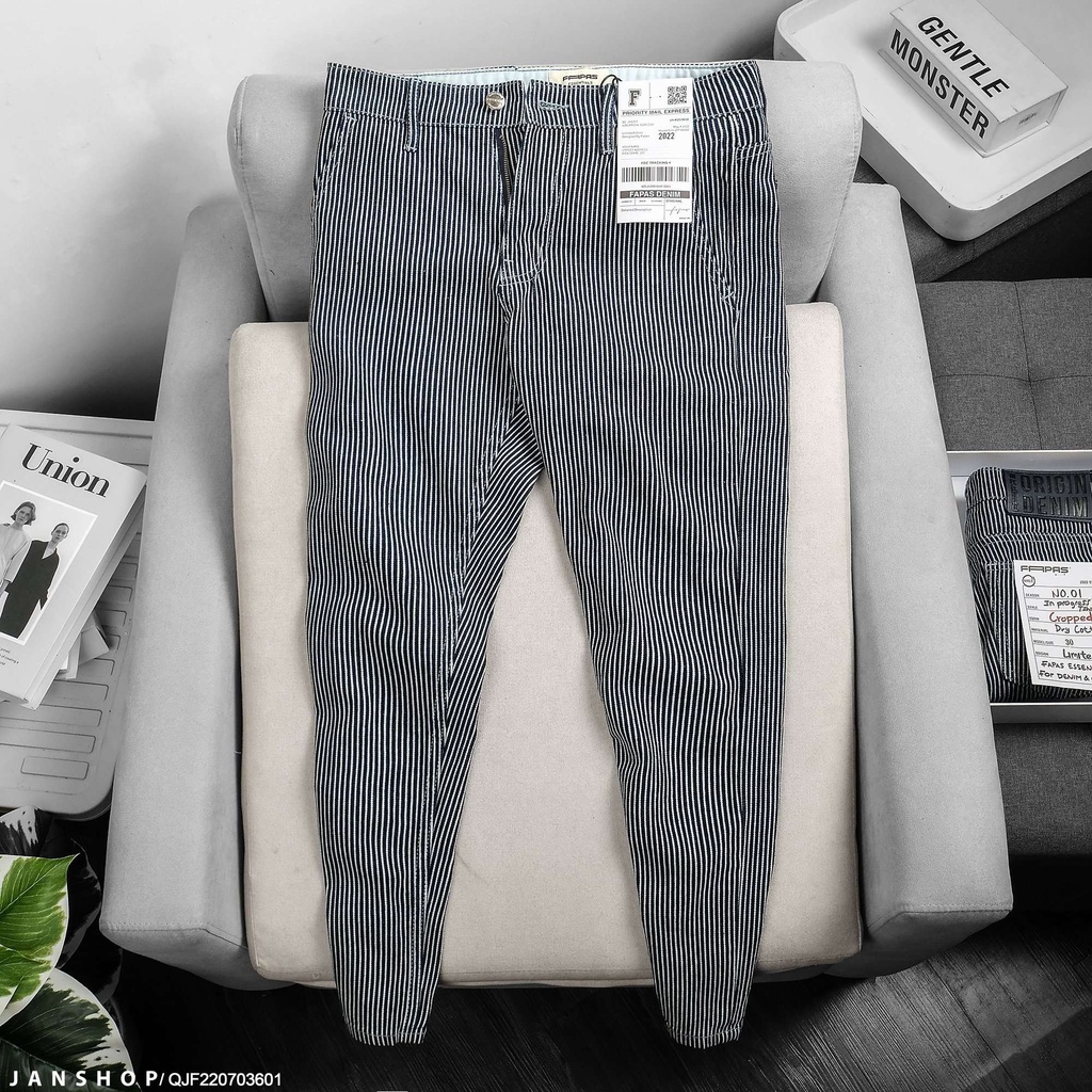 Quần Jean thiết kế sọc dọc form cropped ôm trẻ trung 2 tone màu đậm nhạt không kén dáng, nổi bật phong cách