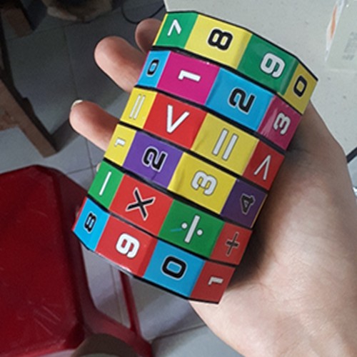 Đồ chơi rubik toán học giúp bé rèn luyện các phép tính hiệu quả