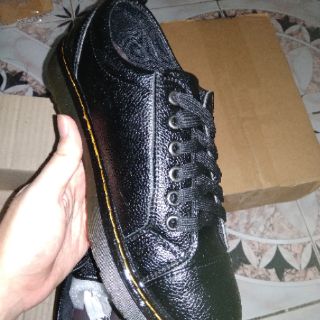 Giày nam, giày đốc da Dr Marten, đế may chắc chắn