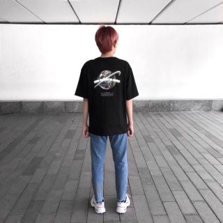 THIS EARTH BLACK TEE