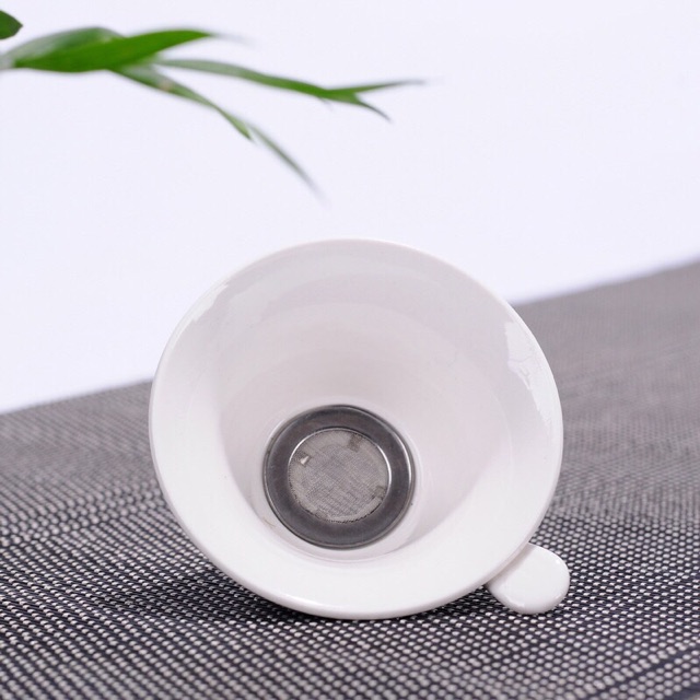 Lọc trà và giá đỡ hình bàn tay bằng gốm sứ