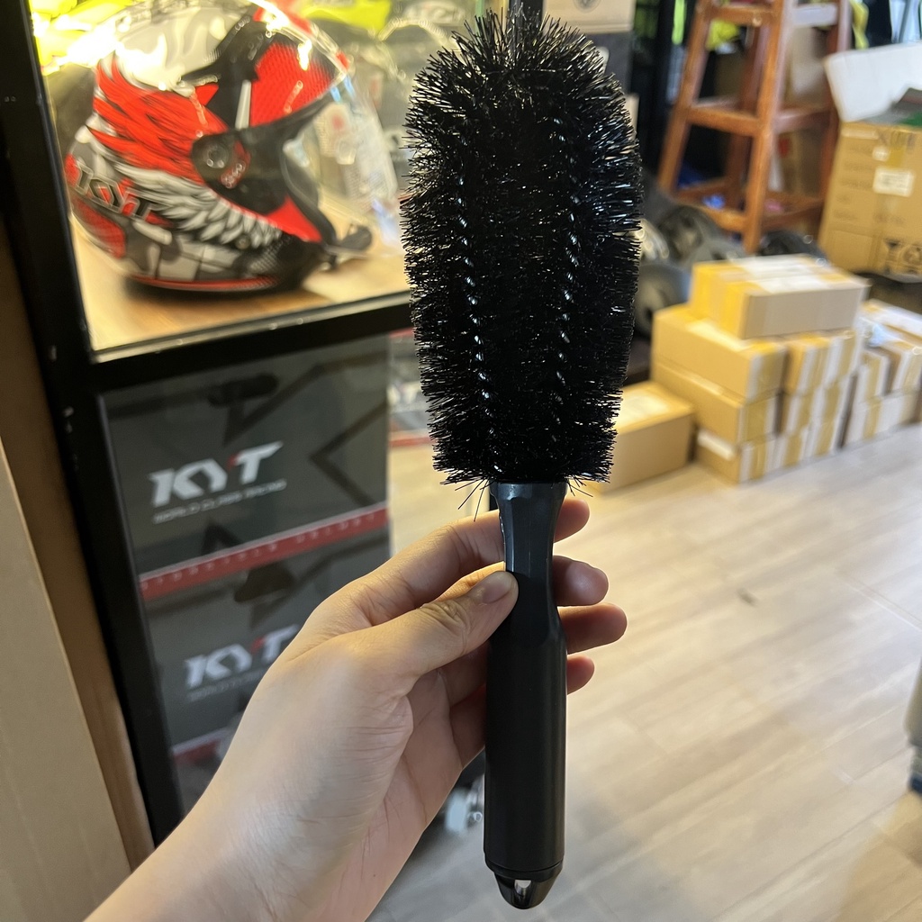 Dụng cụ rửa xe tại nhà