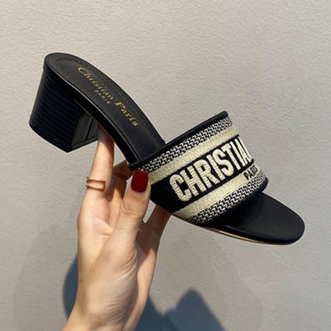 GIÀY DÉP NỮ HOTTREND