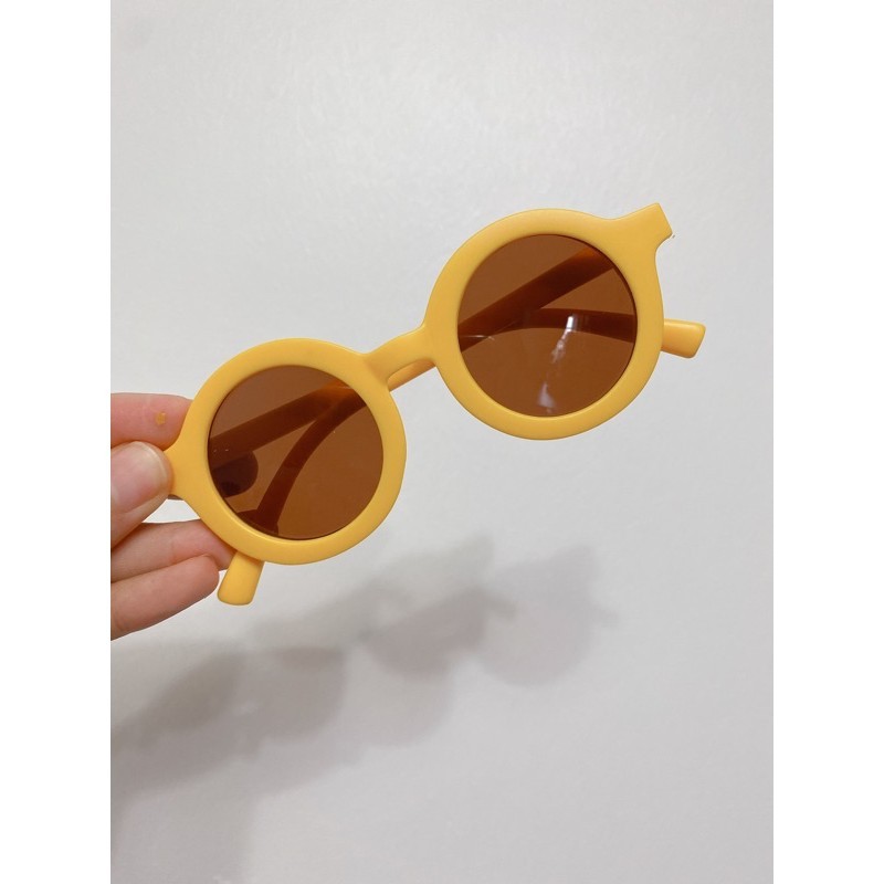 Kính mát chống tia UV cho bé mắt tròn gọng nhựa phong cách vintage nhiều màu | BigBuy360 - bigbuy360.vn