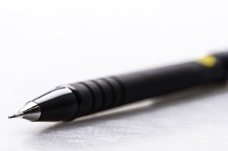 Chì bấm kim Pentel mã A255 0.5mm