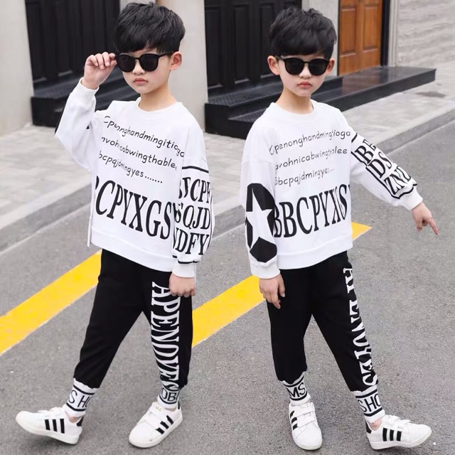 Bộ Dài Tay Cỡ Nhỡ Bé Trai Xẻ Tà Thời Trang In Ngôi Sao DP82