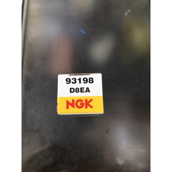 Bugi NGK D8EA dành cho xe máy phân khối lớn Suzuki,Honda,Yamaha