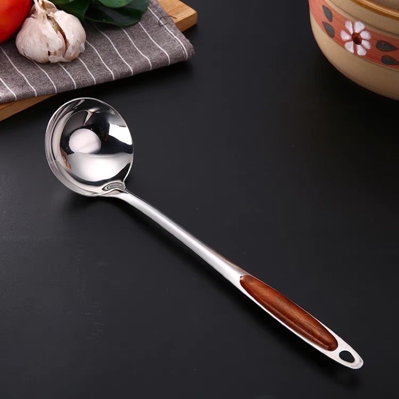 Môi múc canh cán ốp vân giả gỗ 7cm 100% inox 304