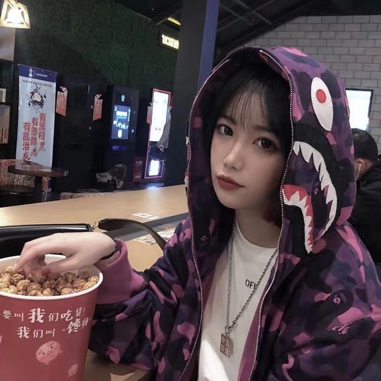 Áo hoodie dài tay hoạ tiết cá mập phối rằn ri phong cách thời trang hip-hop cá tính